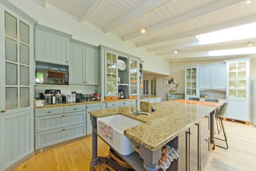 9 Bedroom Property for Sale in Leisure Isle Western Cape